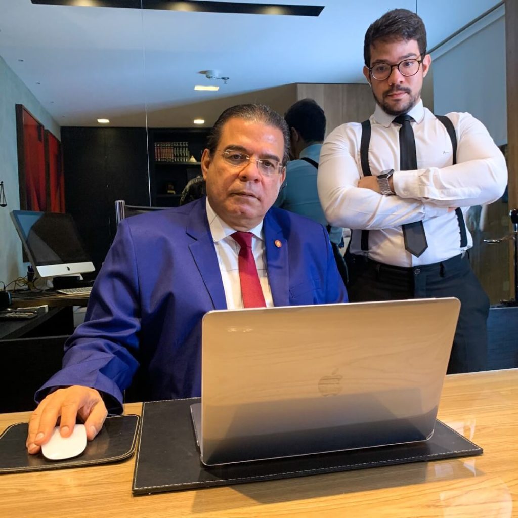 DR ANDRE CAMINHA E DR KEVIN CAMINHA TRABALHANDO - CAMINHA SOCIEDADE DE ADVOGADOS