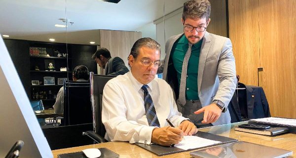 DR KEVIN CAMINHA E DR ANDRE CAMINHA TRABALHANDO - CAMINHA SOCIEDADE DE ADVOGADOS